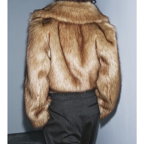 Zara ZW COLLECTION FAUX FUR CROPPED JACKET - Picture 2 of 5